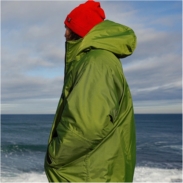 2025 Dryrobe Advance Long Sleeve Changing Robe V3 DALSV3 - Dark Green / Black
